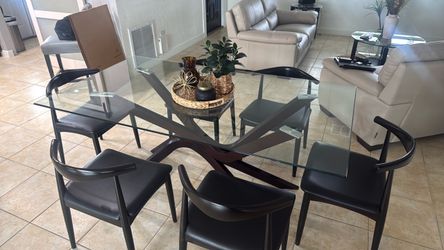 Dining table + 6 chairs