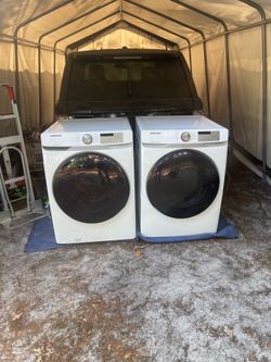 Samsung high efficiency, front load washer and dryer with steam cycle