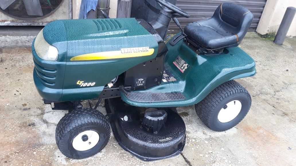 Craftsman LT 1000 Riding mower/Tractor 42inch deck