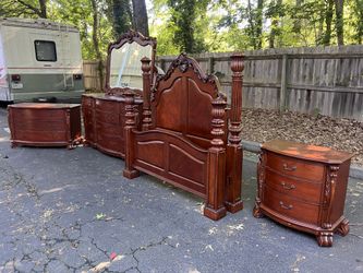 Stunning Queen Bedroom Set  