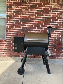 Traeger smoker grill Pro 22 like new