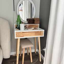 Vanity with Light up Mirror and Stool