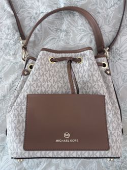 Michael Kors Bucket Bag