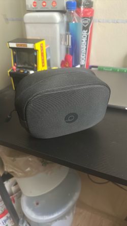 Beat Solo 4 Headphones (On ear)