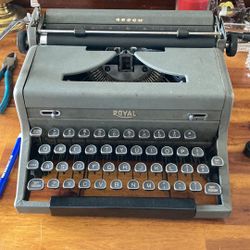 Vintage Typewriter 