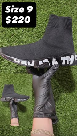 Balenciaga‘S Size 9