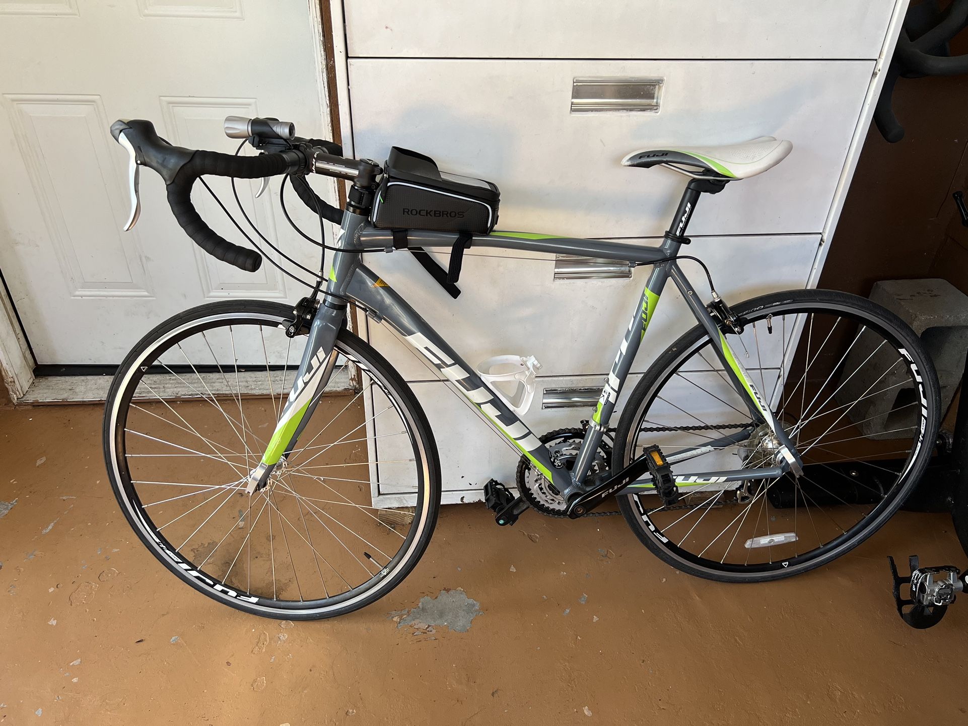 Fuji Newest 3.0 Road Bike