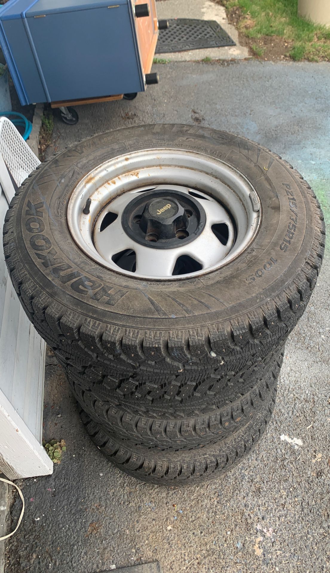 4 Jeep wheels and snow tires