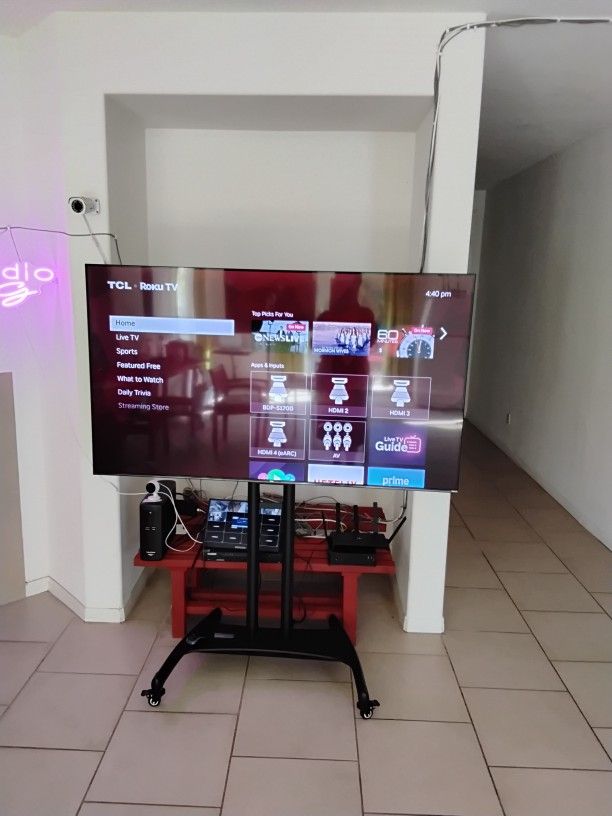 65 Inch 4k Roku TCL TV With Remote, Like New.