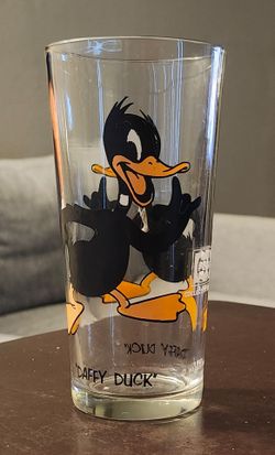 1973 Vintage Looney Tunes Pepsi Collector Glass Daffy Duck 16 oz Black Lettering