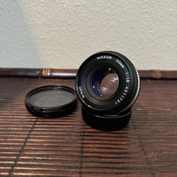 Nikon Nikkor Ai-S 50mm f1.8 Pancake Lens w/ Caps 