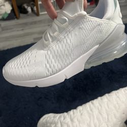 Nike 270