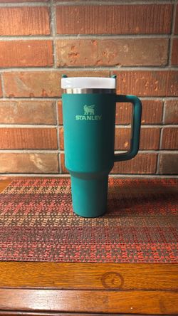 Stanley 40 oz Quencher H2.0 FlowState Green Tumbler
