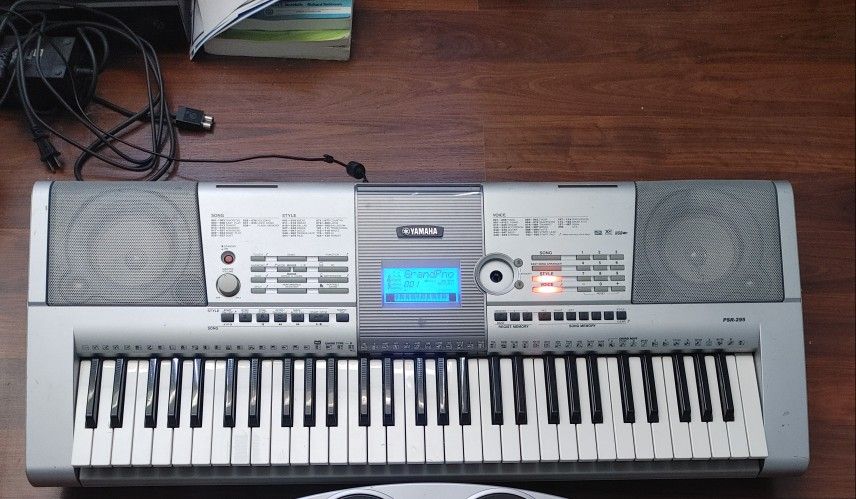 Yamaha PSR-295 (Digital Keyboard)