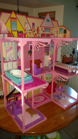 Vintage 1993 Country Estate Doll/barbie House by Meritus in 