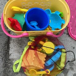 Beach Toys/Juguetes Para La Playa