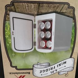 Benevolence 4.0 L Mini-fridge 