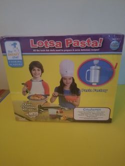 Brand new Lotsa pasta kids cooking set