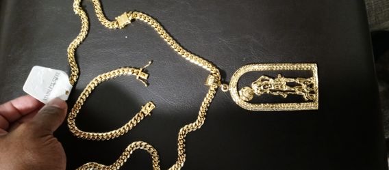 Pendant necklace set