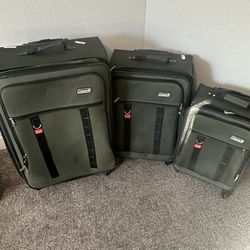 Three Pieces travel luggage