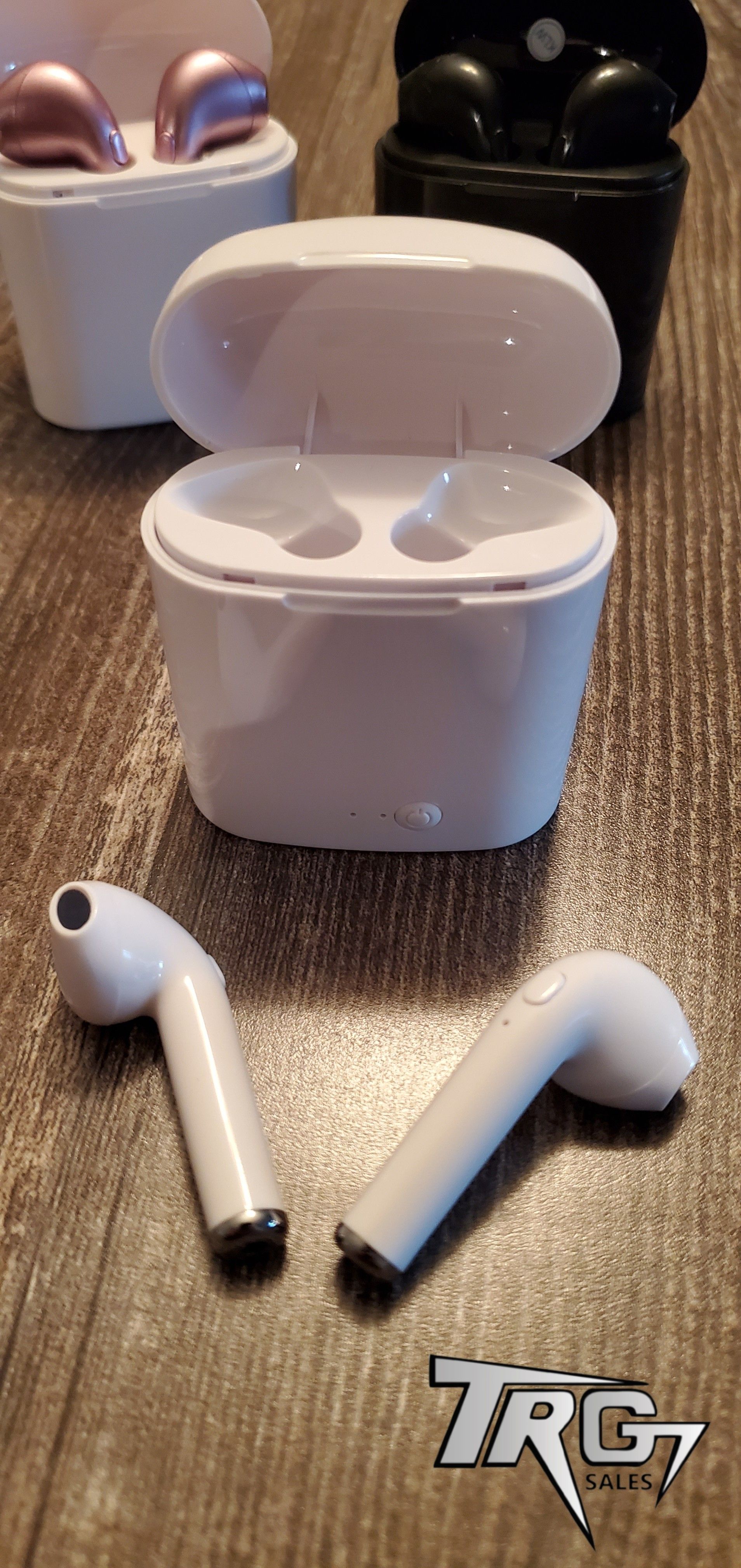 BRAND NEW EARPODS FOR ANDROID AND IPHONE 🎧 BUY 2 OR MORE PAIRS AND SAVE $$$$$