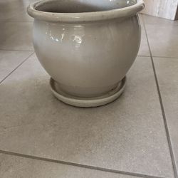 Solid Studio Medium Glazed Ceramic Planter with Attached Saucer and Drainage Holes (9 in. L x 9 in. W x 8 in. H) 