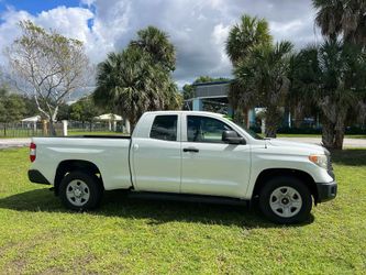 2014 Toyota Tundra SR 5