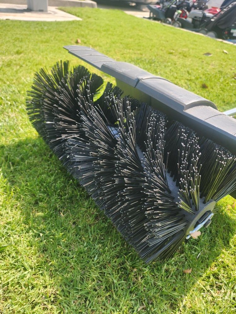 BRUSH FOR SYNTHETIC GRASS NEW GASOLINE