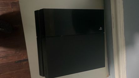 Play station 4  (for parts )