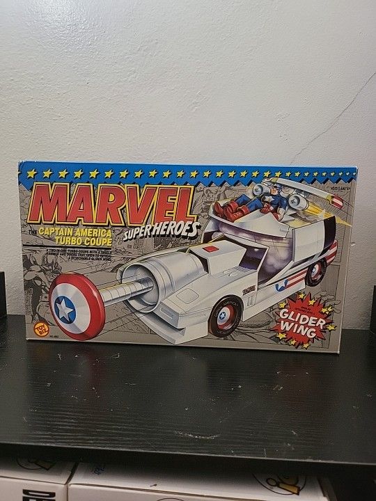 Marvel Super Heroes Captain America Turbo Coupe Glider Wing Vehicle ToyBiz 1990