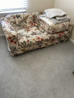 Used Old Furniture Beds Chairs Sofa Desk