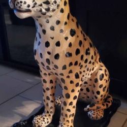 Cheetah Statue