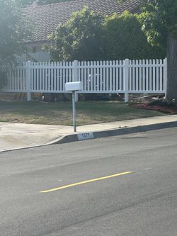 4 feet picket fence
