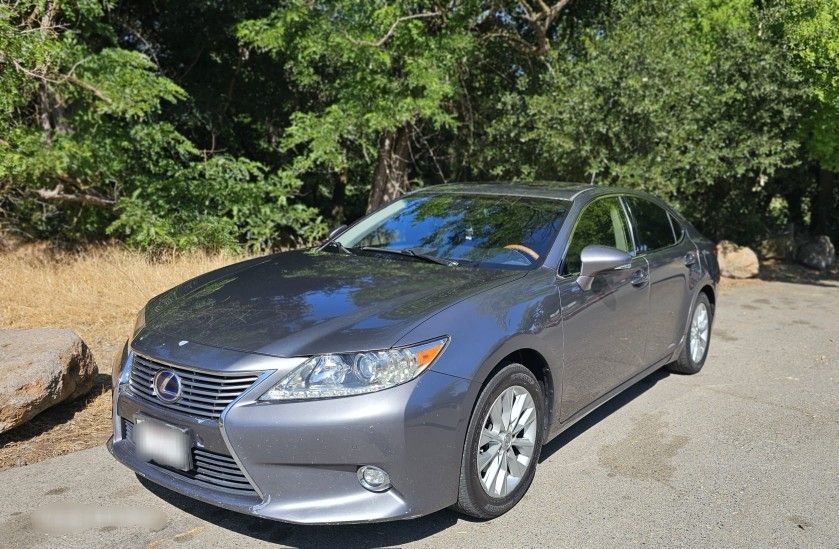 2015 Lexus ES 300h