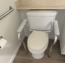Toilet Safety Assistance Rail