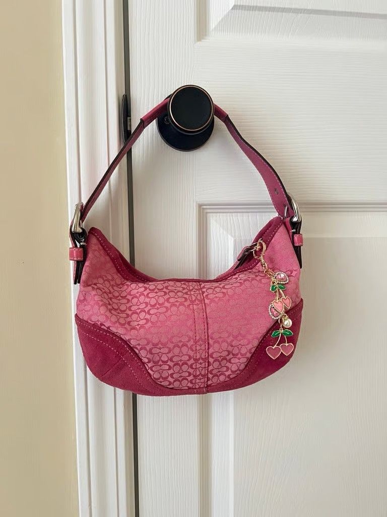 Vintage Coach Pink signature soho hobo shoulder bag