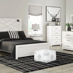 ✪ Gerridan White 5Pc.Dresser Mirror Queen Panel Bed With Sconces ✪
