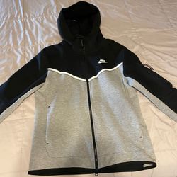 Nike Tech