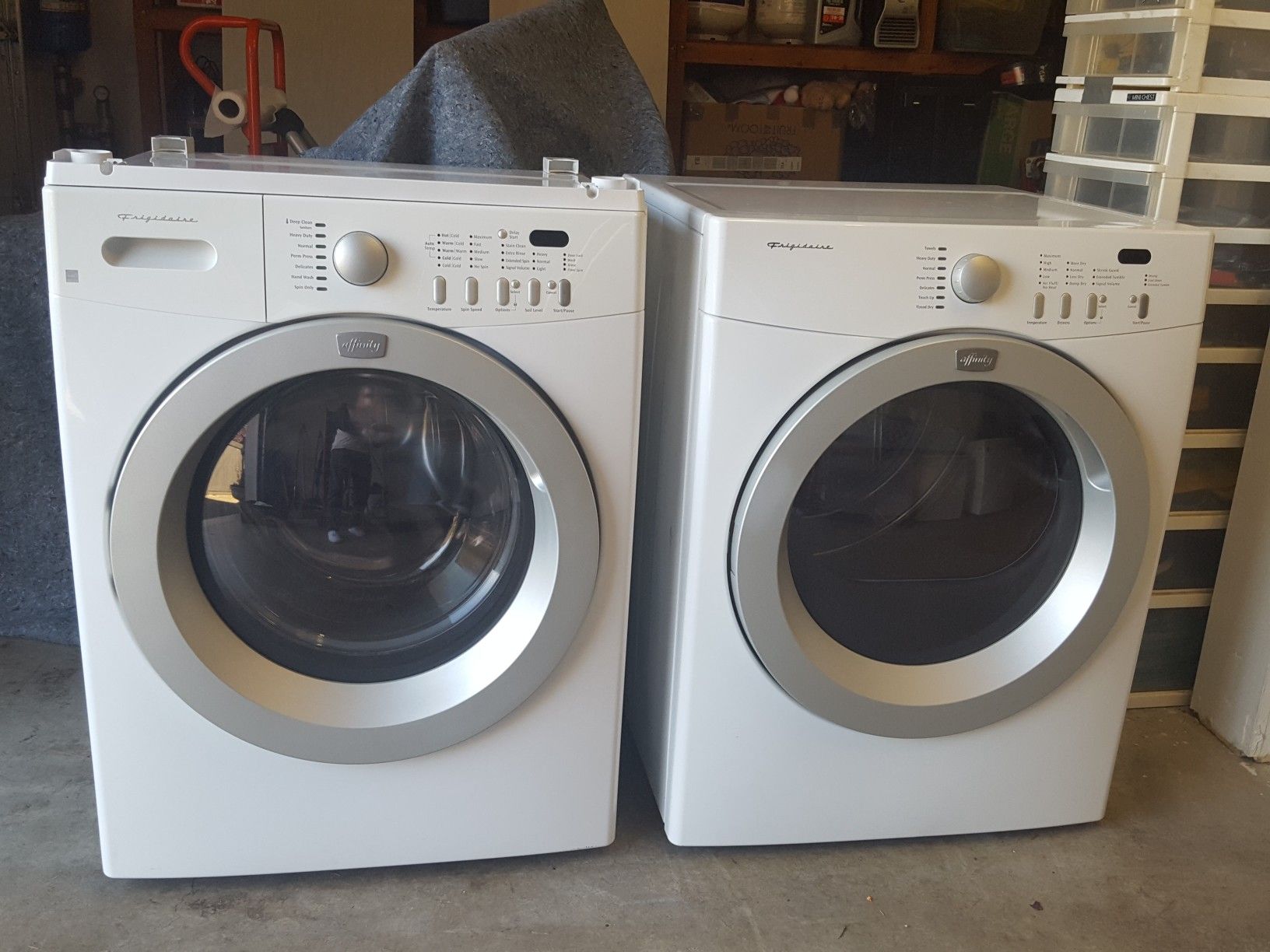 Frigidaire Affinity washer and dryer for Sale in Lynnwood, WA OfferUp