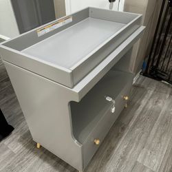 Children’s Diaper changing table