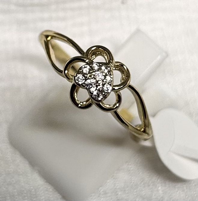 Elegant Gold Plated Heart Ring with zirconia Accents