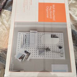 wall Mounted Peg Board