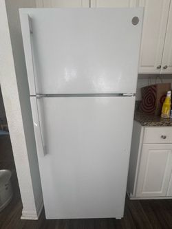 White 16.6 cu. ft. Refrigerator