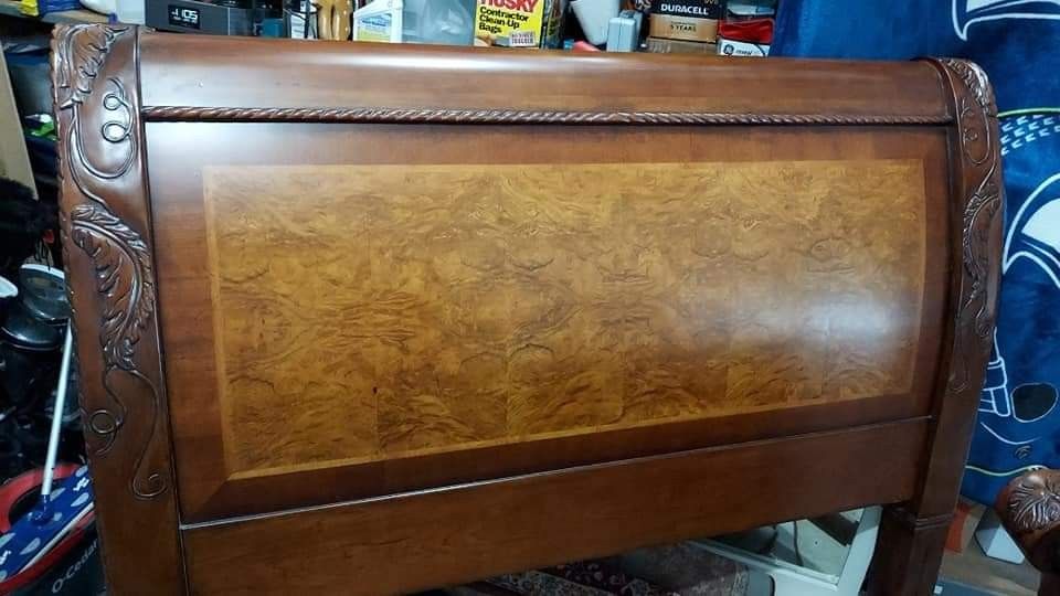 Queen Sleigh Bed Solid Wood, Intricate Detail