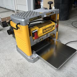 DEWALT 12.5-in W 15-amp Benchtop Planer DW734 (like New)
