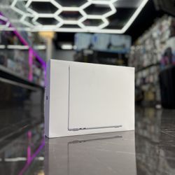 MacBook Air 13 inch M4 Chip (Latest Model) (Take It Home In Payment/ llévatelo a casa en pagos) 