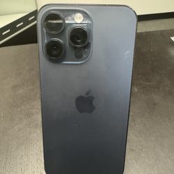 Apple iPhone 15 Pro Max 256GB Unlocked         (HEAVY SCRATCHES ON LCD)