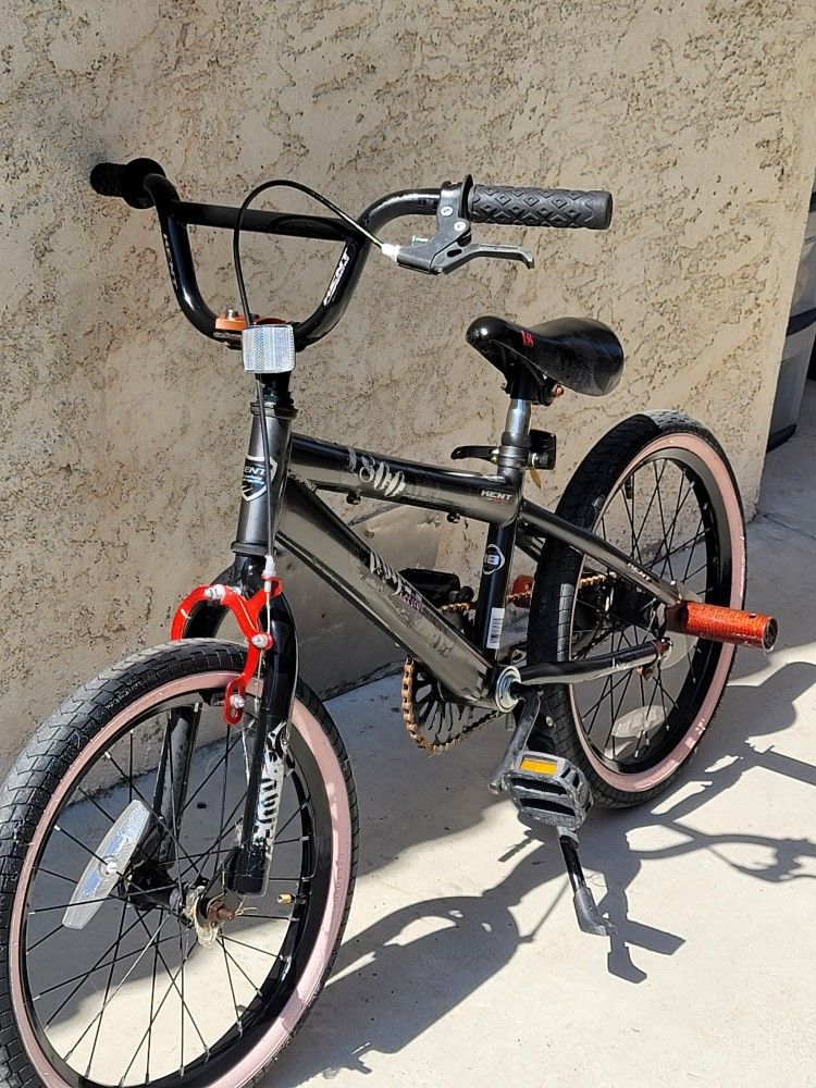Boys 18" Bike In Excellent Condition 
