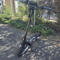 Brand New OOTD T10 Electric Scooter, 900 Watts Electric Scooter, 34Mph Electric Scooter, Electric Scooters, Electric Bikes, Mini Bikes