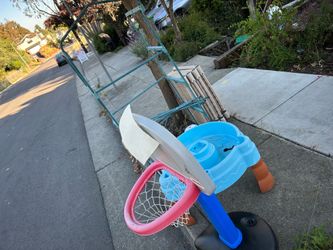 Free stuff on curb.